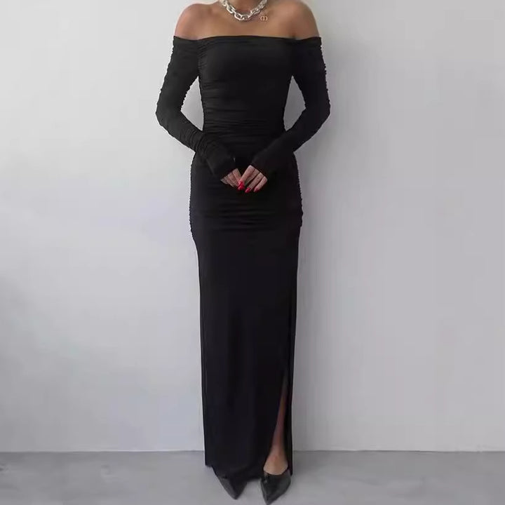 Damernas Eleganta Off-Shoulder Maxiklänning med Rynkning och Långa Ärmar Mirla-Eva Jonsson
