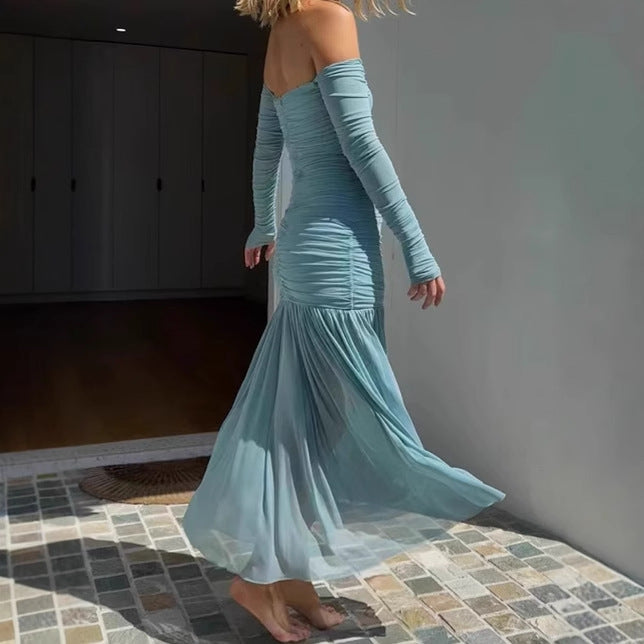 Damernas Eleganta Off-Shoulder Maxiklänning med figurnära design och flödande kjol Mirla-Eva Jonsson