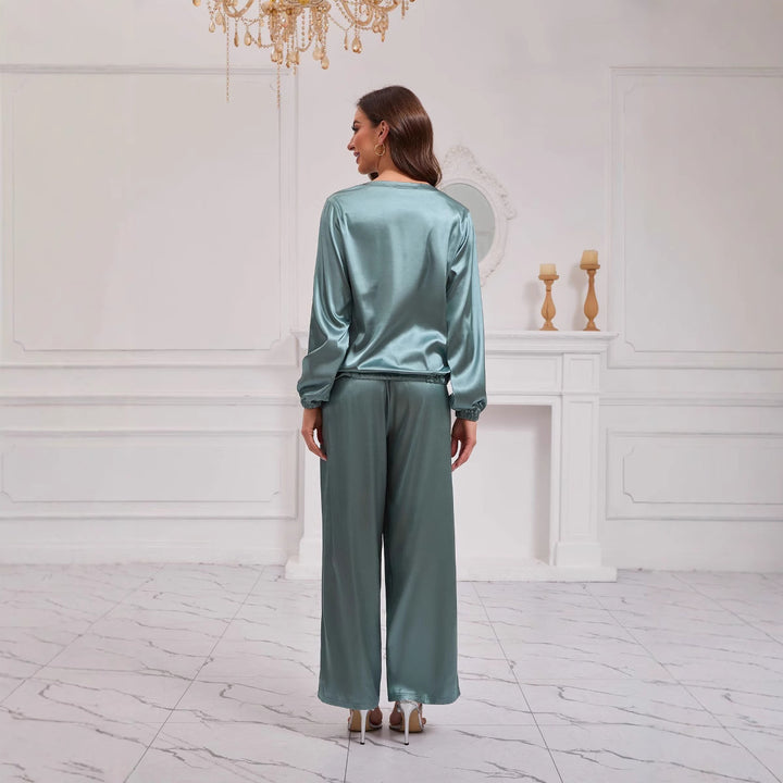 Damernas Eleganta Satin-Loungewear-Set med vid passform och extravaganta puffärmar Mirla-Eva Jonsson