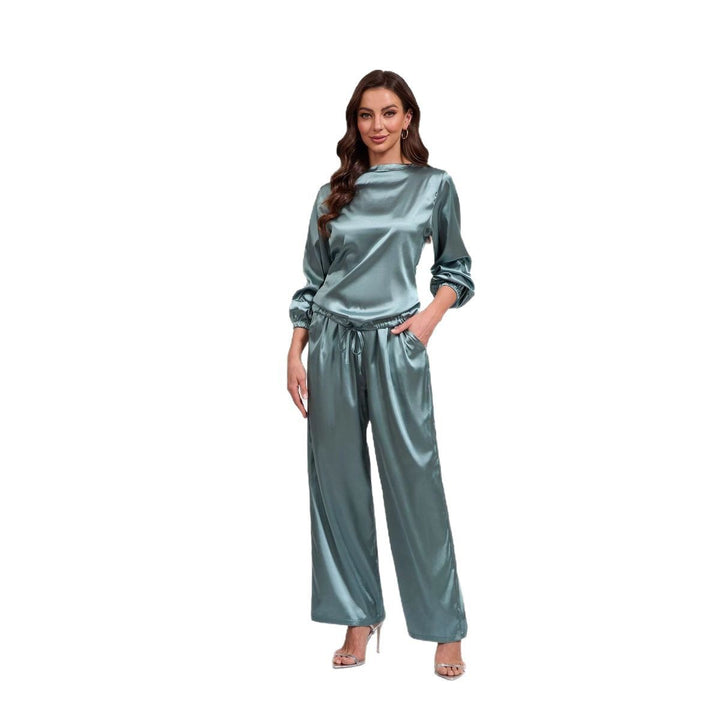 Damernas Eleganta Satin-Loungewear-Set med vid passform och extravaganta puffärmar Mirla-Eva Jonsson