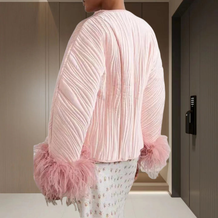 Damernas Eleganta Stickad Jacka med voluminösa Ärmar och fint Mönster Mirla-Eva Jonsson