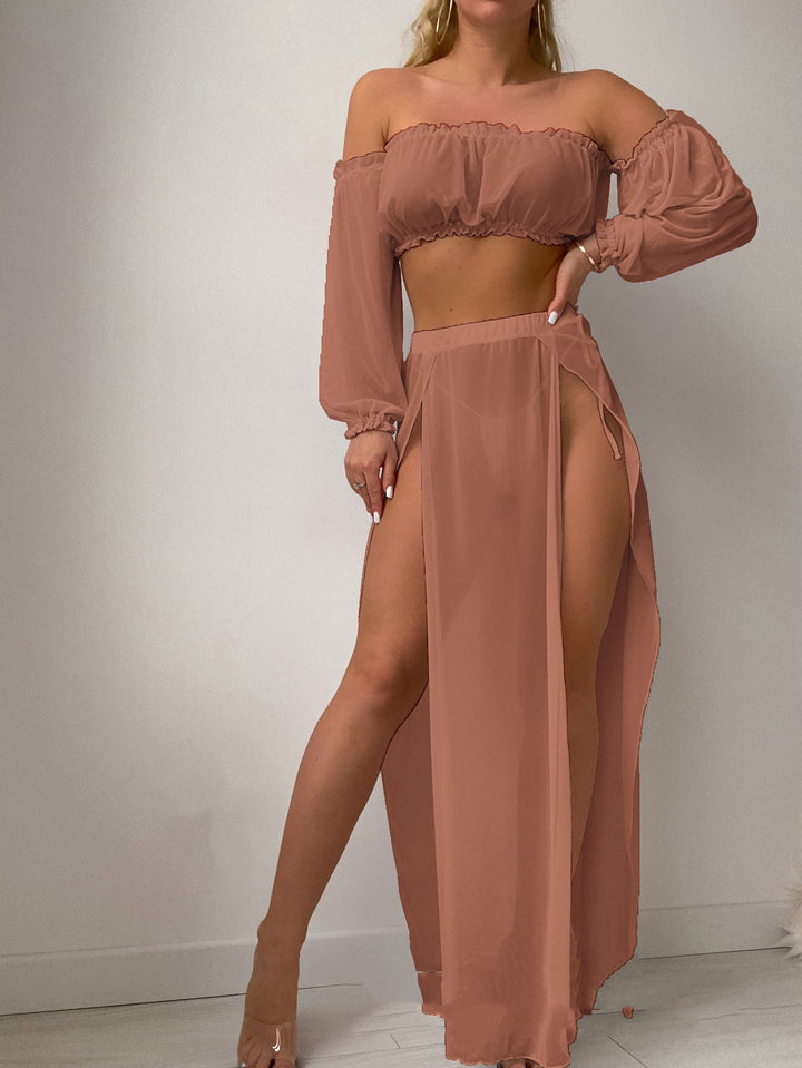 Damernas Eleganta Strandklänning med off-shoulder design och djupa sidsofterslitzar Mirla-Eva Jonsson