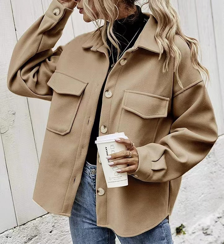 Damernas Fashionable Oversized-jacka med fickor och knäppning Mirla-Eva Jonsson