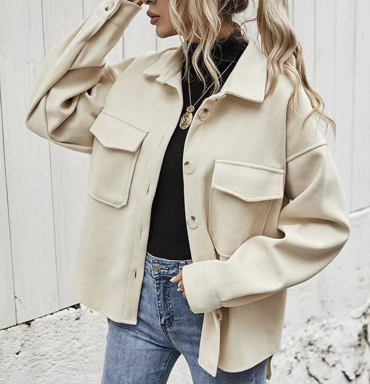Damernas Fashionable Oversized-jacka med fickor och knäppning Mirla-Eva Jonsson