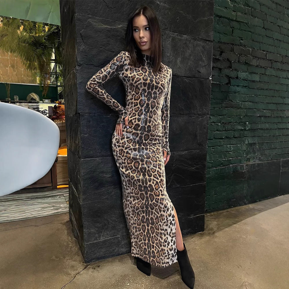 Damernas Figurformande Maxiklänning med Leopardsmönster och hög slits Mirla-Eva Jonsson