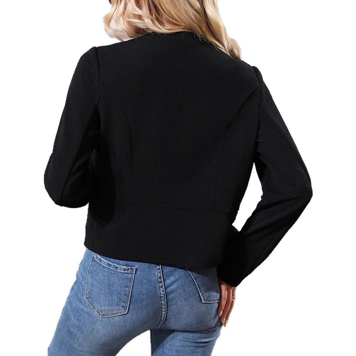 Damernas Fina Kortjacka med strukturerad design och eleganta detaljer Mirla-Eva Jonsson