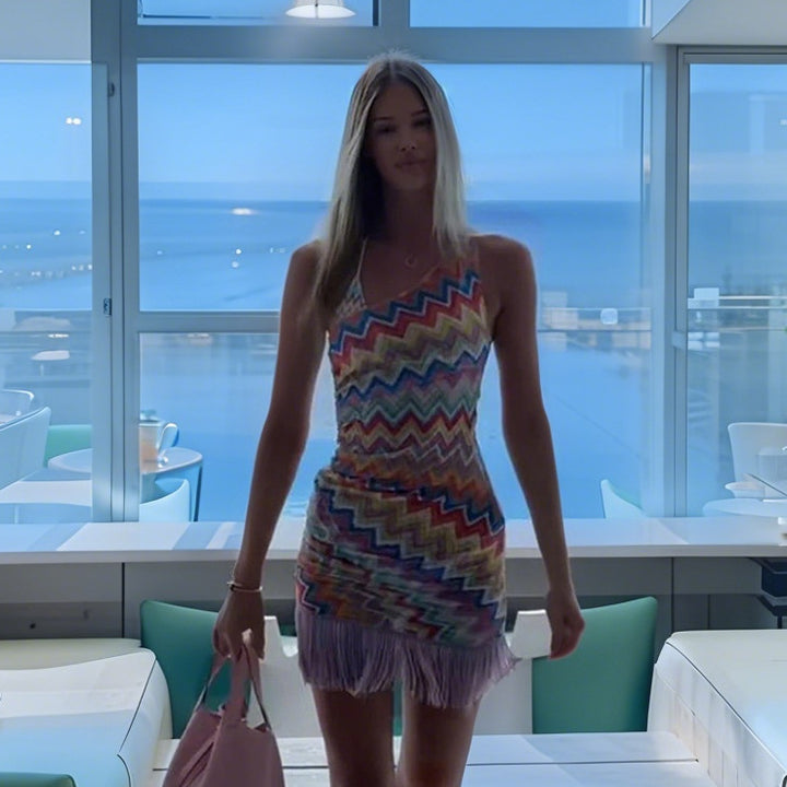 Damernas Fransen Minikjol med zigzagmönster och off-shoulder design Mirla-Eva Jonsson