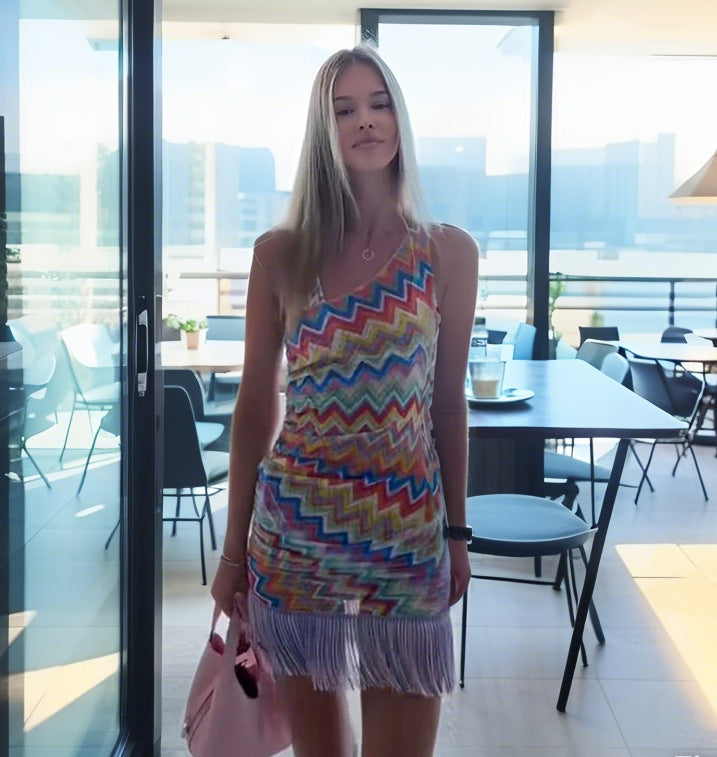 Damernas Fransen Minikjol med zigzagmönster och off-shoulder design Mirla-Eva Jonsson