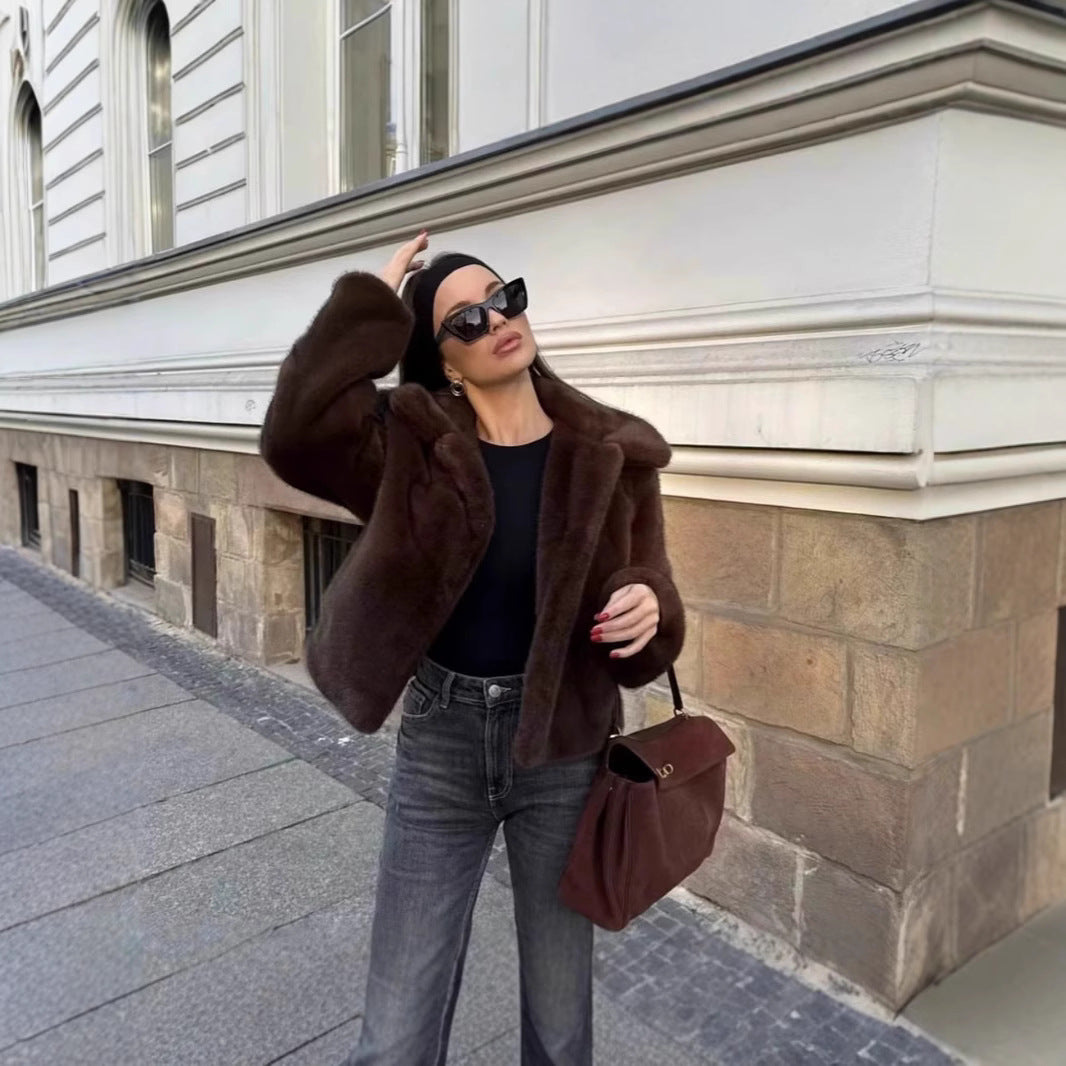 Damernas Fuzzy Konstpälsjacka med elegant krage och öppen skärning Eva Jonsson-Eva Jonsson