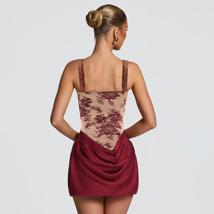 Damernas Glamorous Mini Dress with Lace Top and Ruched Skirt Mirla-Eva Jonsson