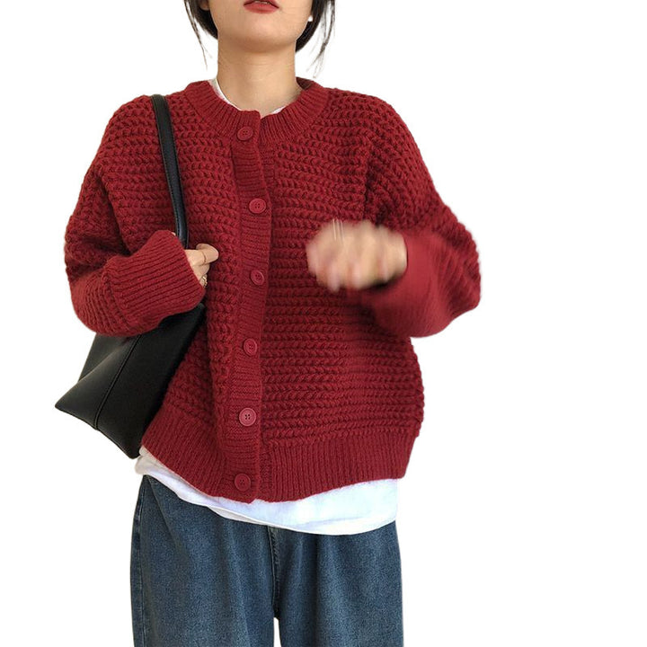 Damernas Grovstickad Jacka med Knappdetaljer och Oversized Snitt Mirla-Eva Jonsson
