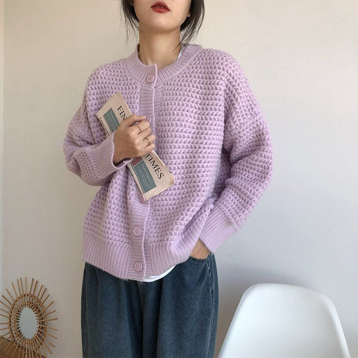 Damernas Grovstickad Jacka med Knappdetaljer och Oversized Snitt Mirla-Eva Jonsson