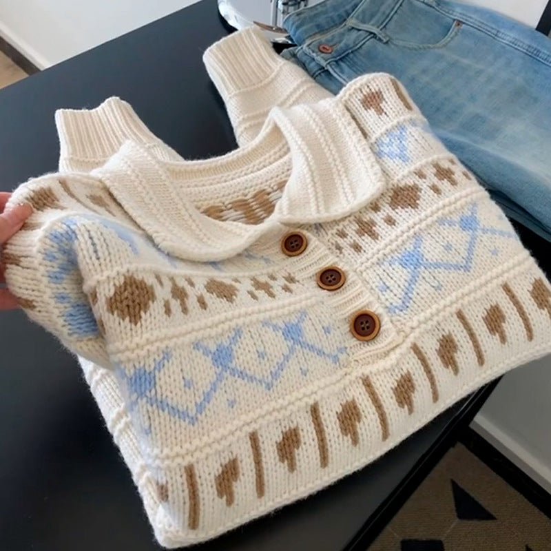 Damernas Grovstickad Tröja med Kärleksfullt Grafiskt Mönster och Romantisk Krage Mirla-Eva Jonsson