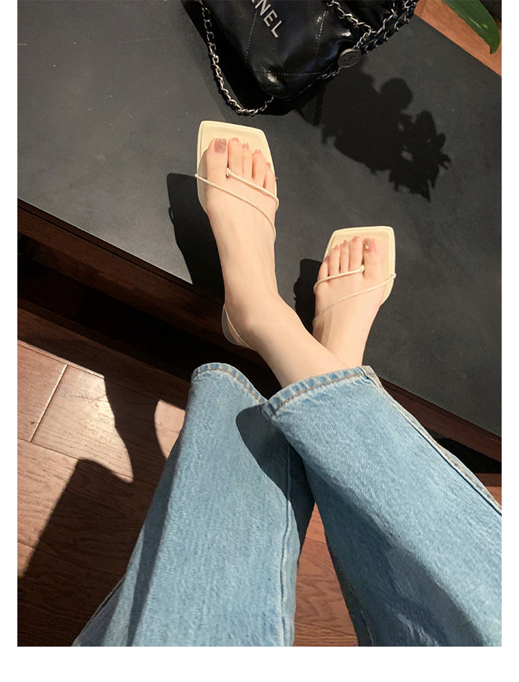 Damernas Klassiska Tådelade Sandaler med Elegant Remdesign och Bekväm Fotbädd Mirla-Eva Jonsson