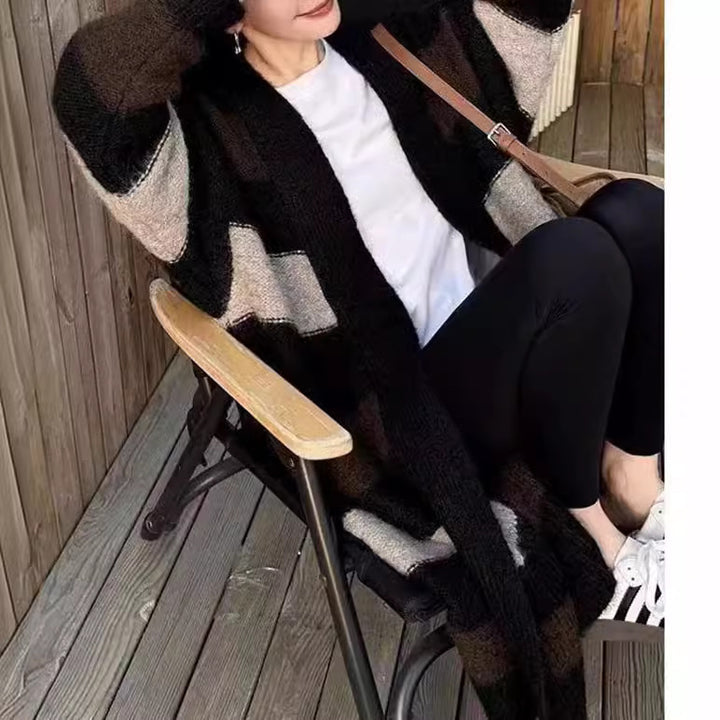 Damernas Lång Stickad Cardigan med Geometriskt Mönster Mirla-Eva Jonsson