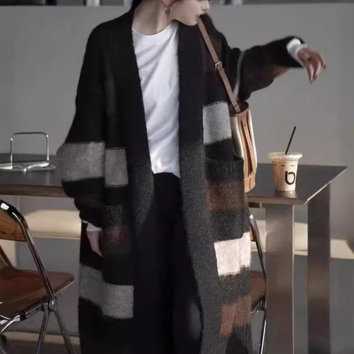 Damernas Lång Stickad Cardigan med Geometriskt Mönster Mirla-Eva Jonsson