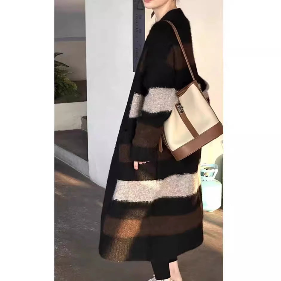 Damernas Lång Stickad Cardigan med Geometriskt Mönster Mirla-Eva Jonsson