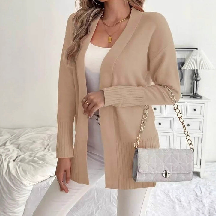 Damernas Lång Stickad Cardigan med fina Ribbdetaljer och avslappnad Snitt Eva Jonsson-Eva Jonsson