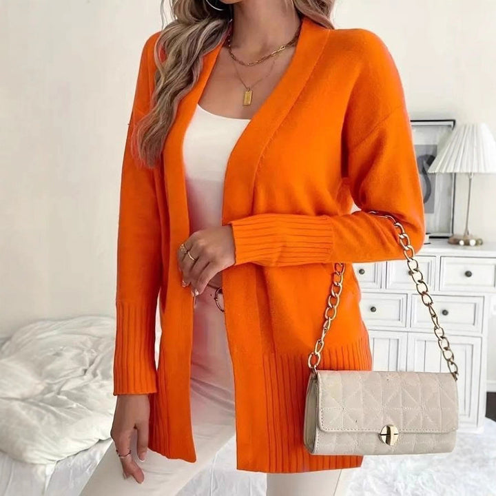Damernas Lång Stickad Cardigan med fina Ribbdetaljer och avslappnad Snitt Eva Jonsson-Eva Jonsson
