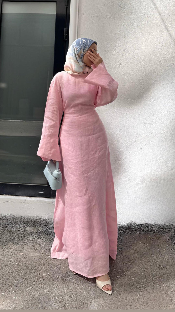 Damernas Långt, elegant Maxiklänning i lätt tyg med midjebälte Mirla-Eva Jonsson