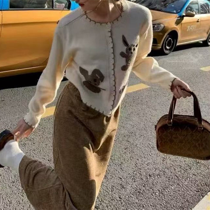 Damernas Lekfull Cardigan med Djurmotiv och Knapppdetaljer Eva Jonsson-Eva Jonsson