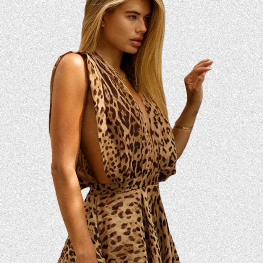 Damernas Lekfulla Miniklänning med extravaganta Leopardenmönster och djupt V-ringning Mirla-Eva Jonsson