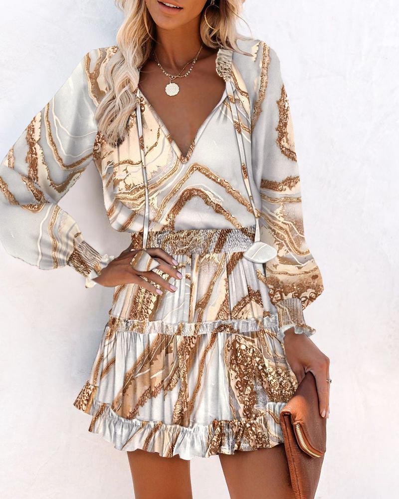 Damernas Leksamt Miniklänning med färgglad mönster och volangdetaljer Eva Jonsson-Eva Jonsson