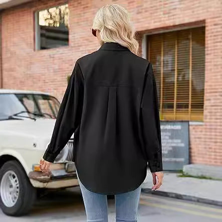 Damernas Lös Skjorta med Knäppt Framsida och Elegant Snitt Mirla-Eva Jonsson