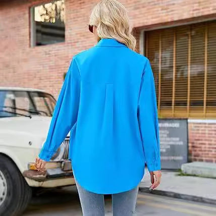 Damernas Lös Skjorta med Knäppt Framsida och Elegant Snitt Mirla-Eva Jonsson