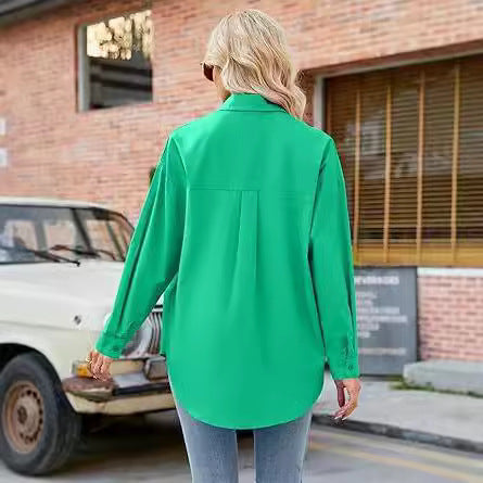 Damernas Lös Skjorta med Knäppt Framsida och Elegant Snitt Mirla-Eva Jonsson