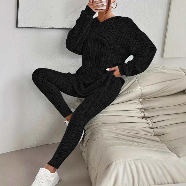 Damernas Loungewear Set med V-utfskärning och lös passform Mirla-Eva Jonsson