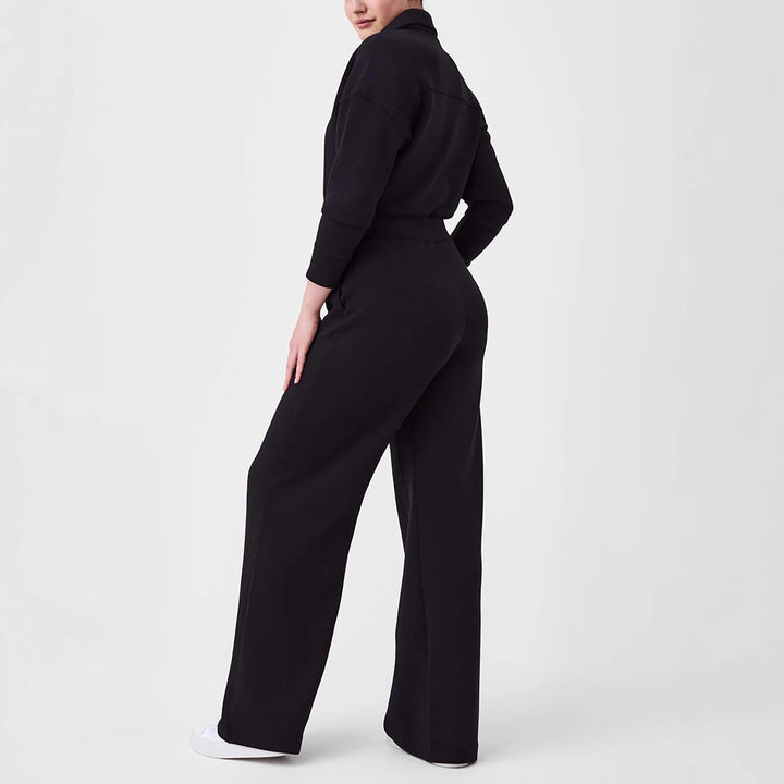 Damernas Lyxig Lounge-Jumpsuit med elegant Ståkrage och praktisk Dragkedja Mirla-Eva Jonsson