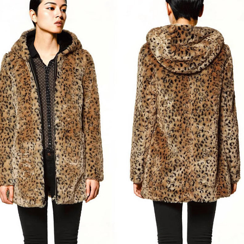 Damernas Lyxig konstpälsjacka med leopardmönster och praktiska fickor Mirla-Eva Jonsson