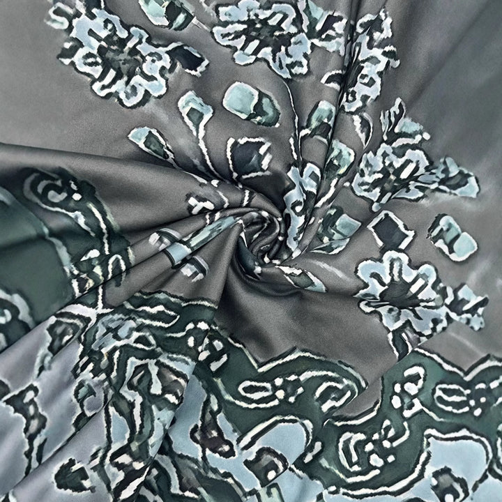 Damernas Maxi-klänning med stilren, flödande skärning och lekfullt mönster Eva Jonsson-Eva Jonsson