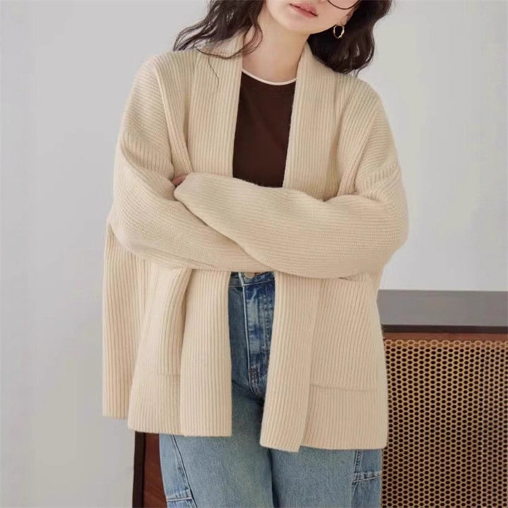 Damernas Mjuk Stickad Cardigan med Rundhals och Avslappnad Passform Eva Jonsson-Eva Jonsson