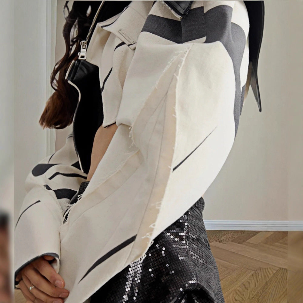 Damernas Mode Cropped Jacka med geometrisk design och konstläderdetaljer Mirla-Eva Jonsson