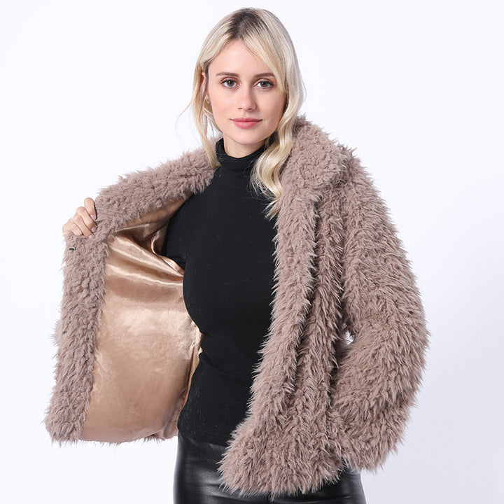 Damernas Mode Konstpälsjacka med elegant krage och sidofickor Mirla-Eva Jonsson