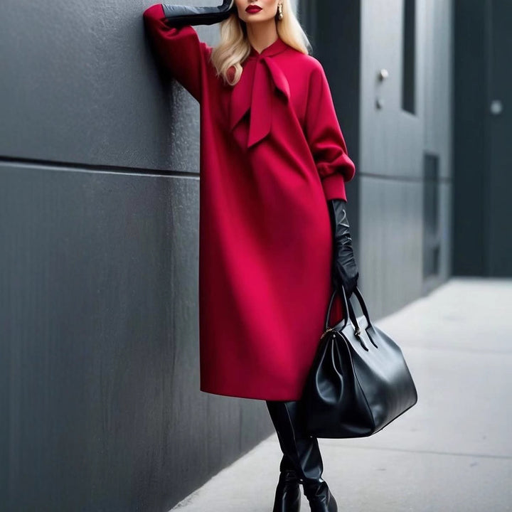 Damernas Mode Maxiklänning med elegant krage och smickrande skärning Mirla-Eva Jonsson