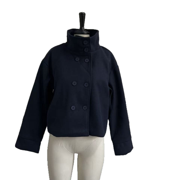 Damernas Mode Oversized Jacka med Högt Knäppt Krage och Knappdetaljer Mirla-Eva Jonsson