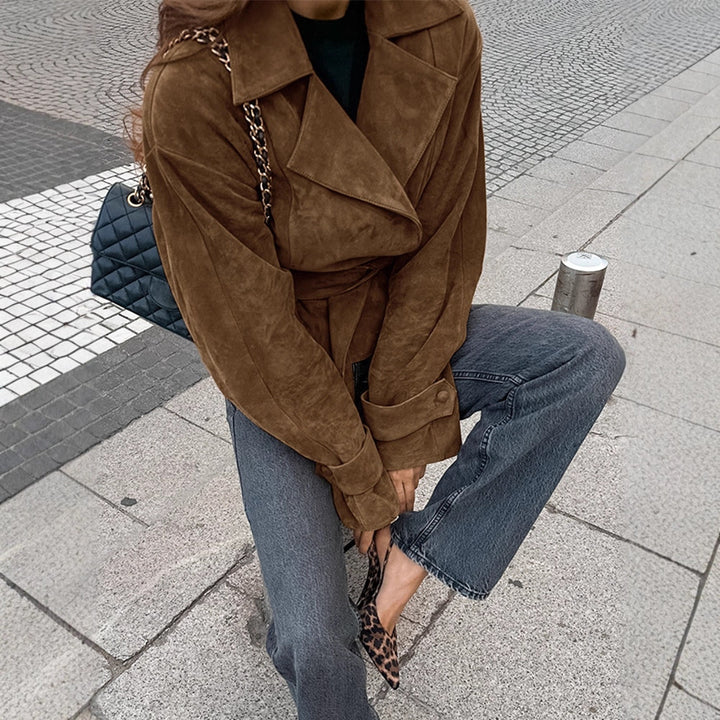 Damernas Mode Wildlederjacka med figursydd bälte Mirla-Eva Jonsson