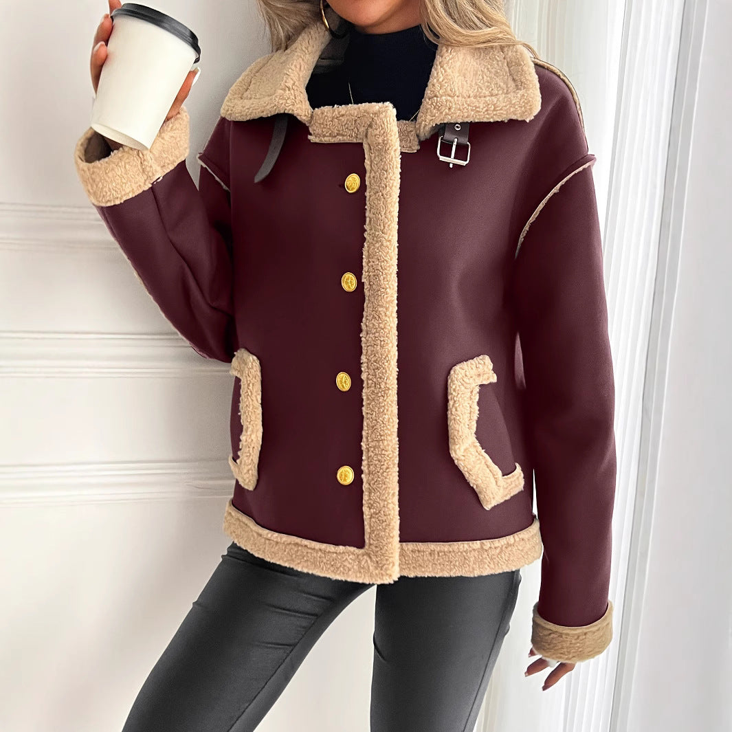 Damernas Modejacka med högkvalitativt teddypälsfoder och eleganta knappdetaljer Mirla-Eva Jonsson