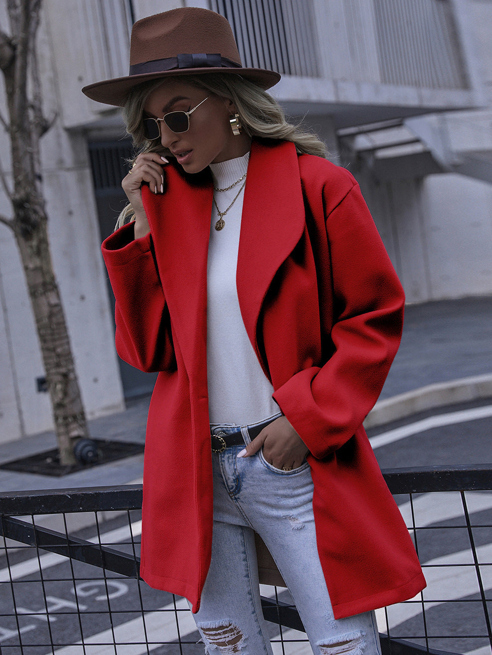 Damernas Moderiktig Oversized-Kappa med snygg krage och praktisk skärning Mirla-Eva Jonsson