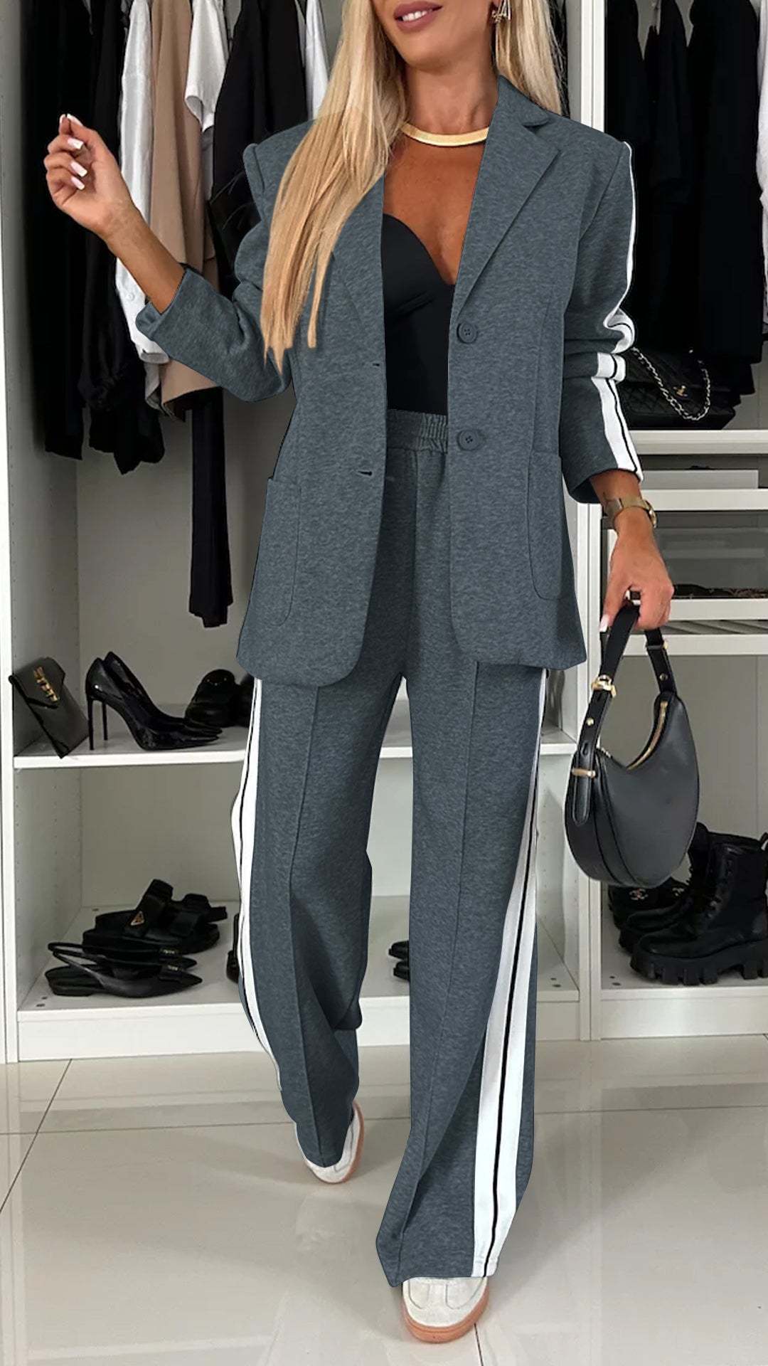 Damernas Moderiktigt Tvådelad med Elegant Jacka och Bekväm Byxa Mirla-Eva Jonsson