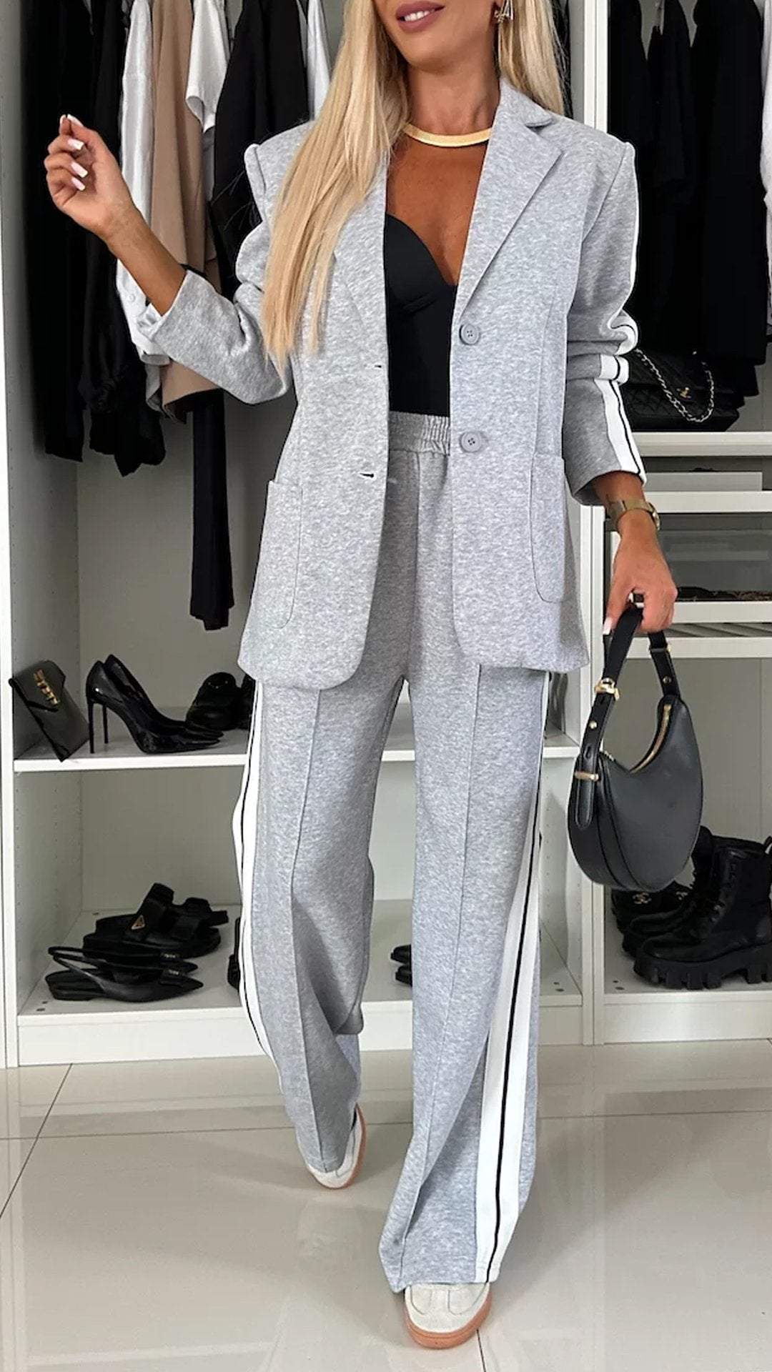 Damernas Moderiktigt Tvådelad med Elegant Jacka och Bekväm Byxa Mirla-Eva Jonsson