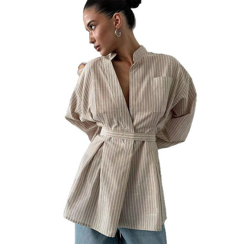 Damernas Modern Wrap-blusstil med bälte och vertikala ränder Mirla-Eva Jonsson