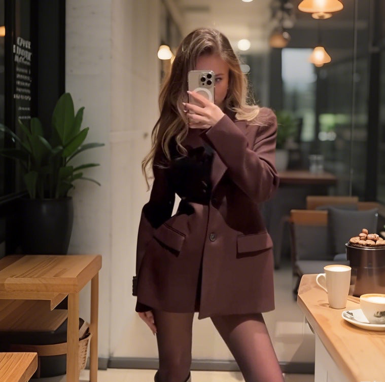 Damernas Modernt Blazer med snygg snitt och praktiska fickor Mirla-Eva Jonsson