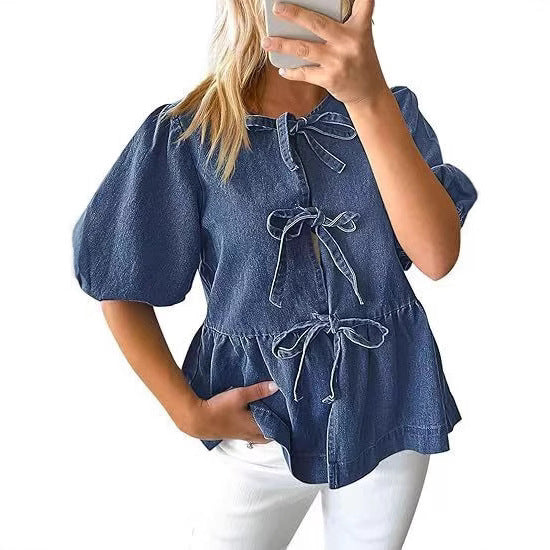 Damernas Modetröja i jeans med dekorativa sladdetaljer och voluminösa ärmar Mirla-Eva Jonsson