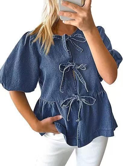 Damernas Modetröja i jeans med dekorativa sladdetaljer och voluminösa ärmar Mirla-Eva Jonsson