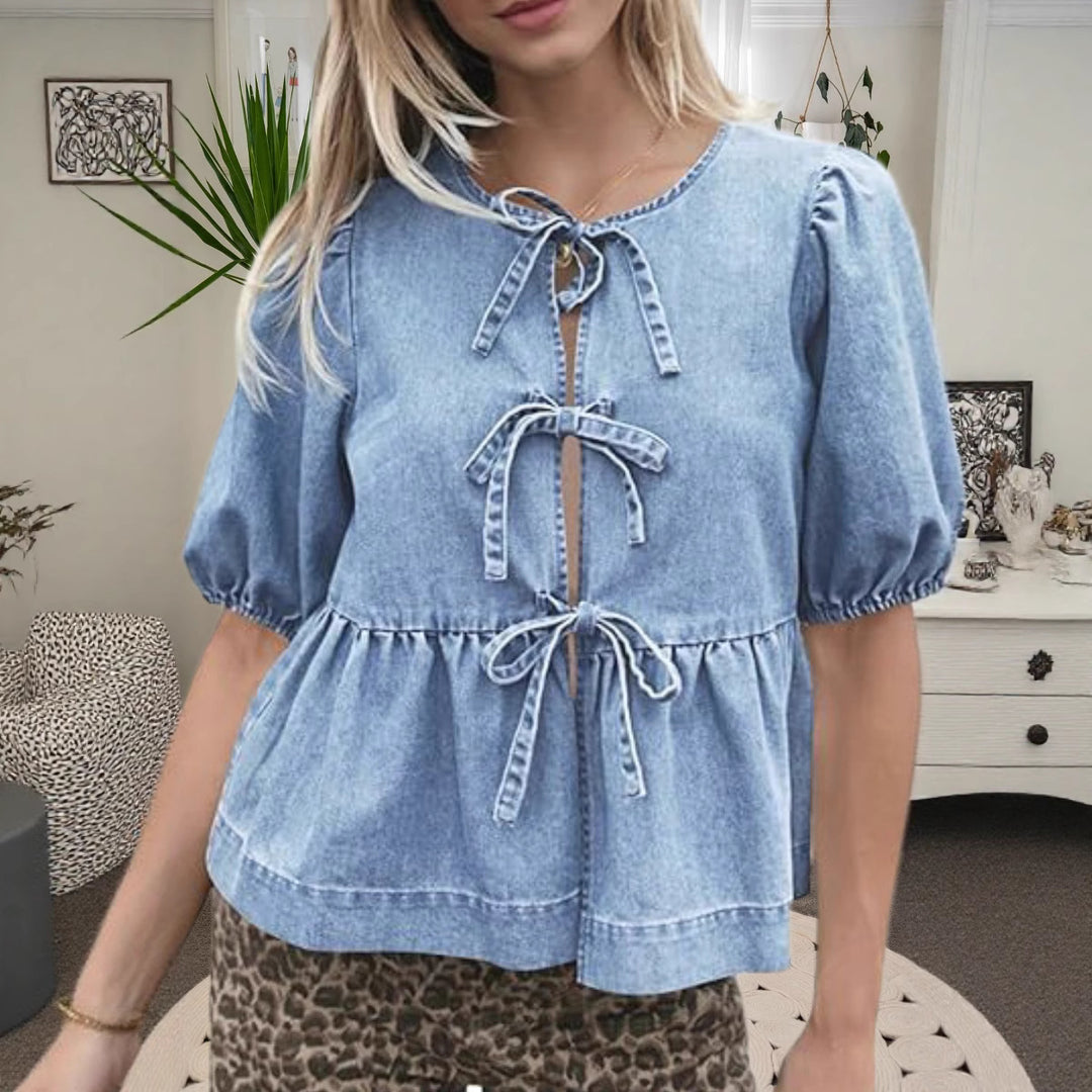 Damernas Modetröja i jeans med dekorativa sladdetaljer och voluminösa ärmar Mirla-Eva Jonsson