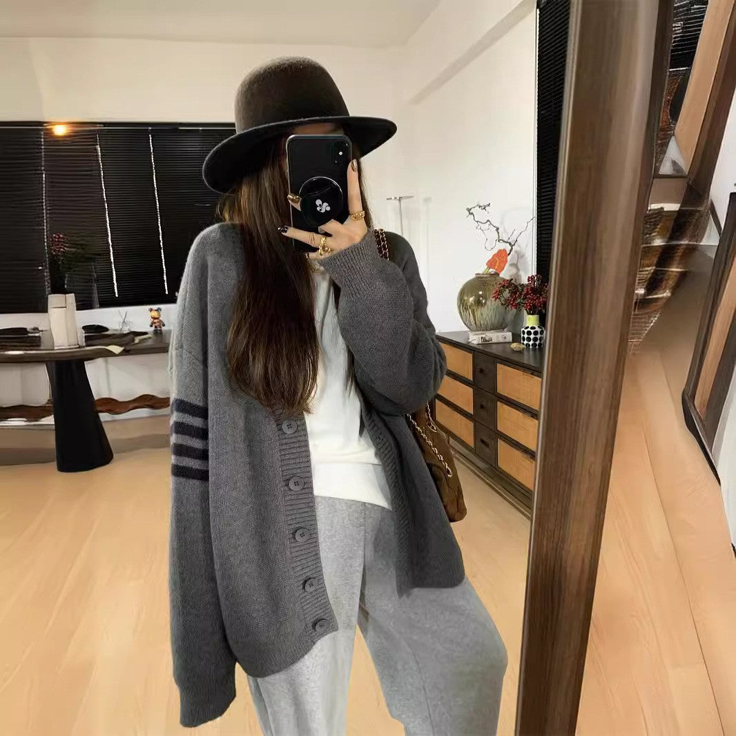 Damernas Modisch Strickcardigan med bekväm passform och kontrasterande detaljer Eva Jonsson-Eva Jonsson